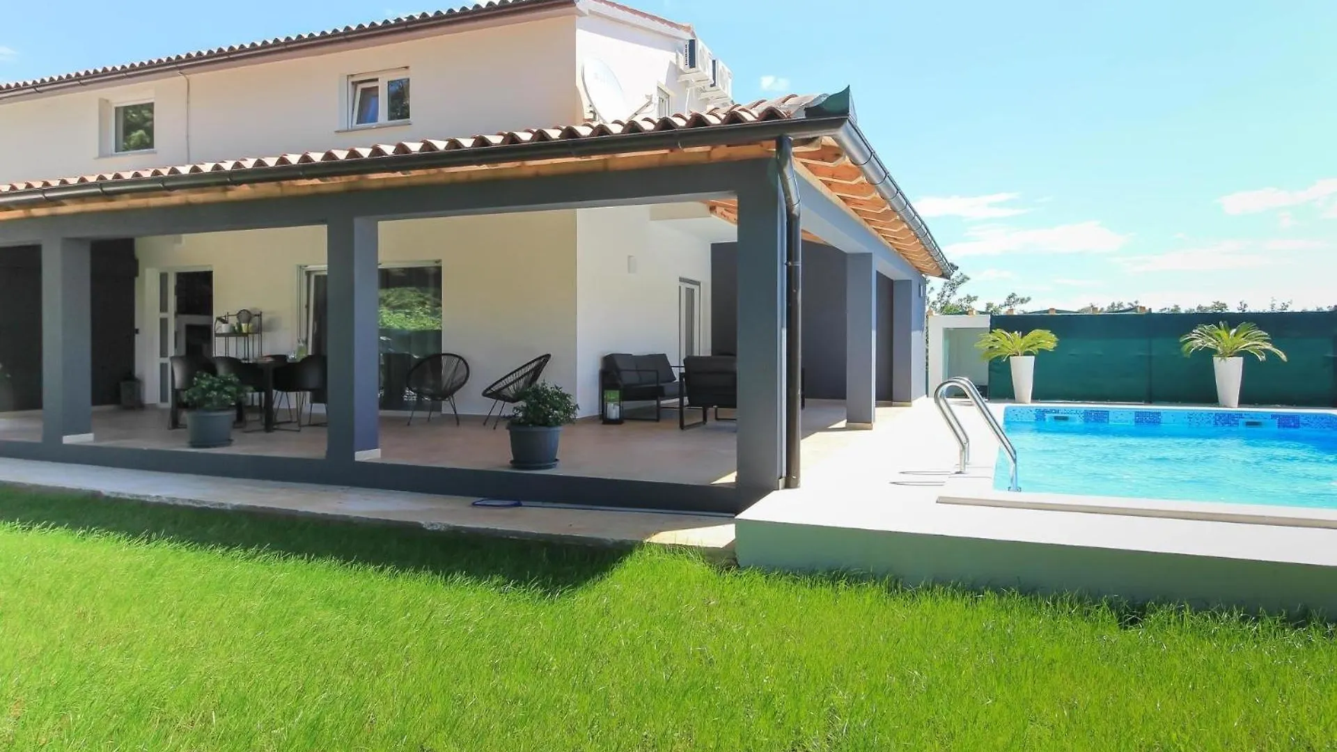 Ferienhaus Mit Privatpool Fuer 8 Personen Ca 160 Qm In Valtura, Istrien Suedkueste Von Istrien Sisan Croatia