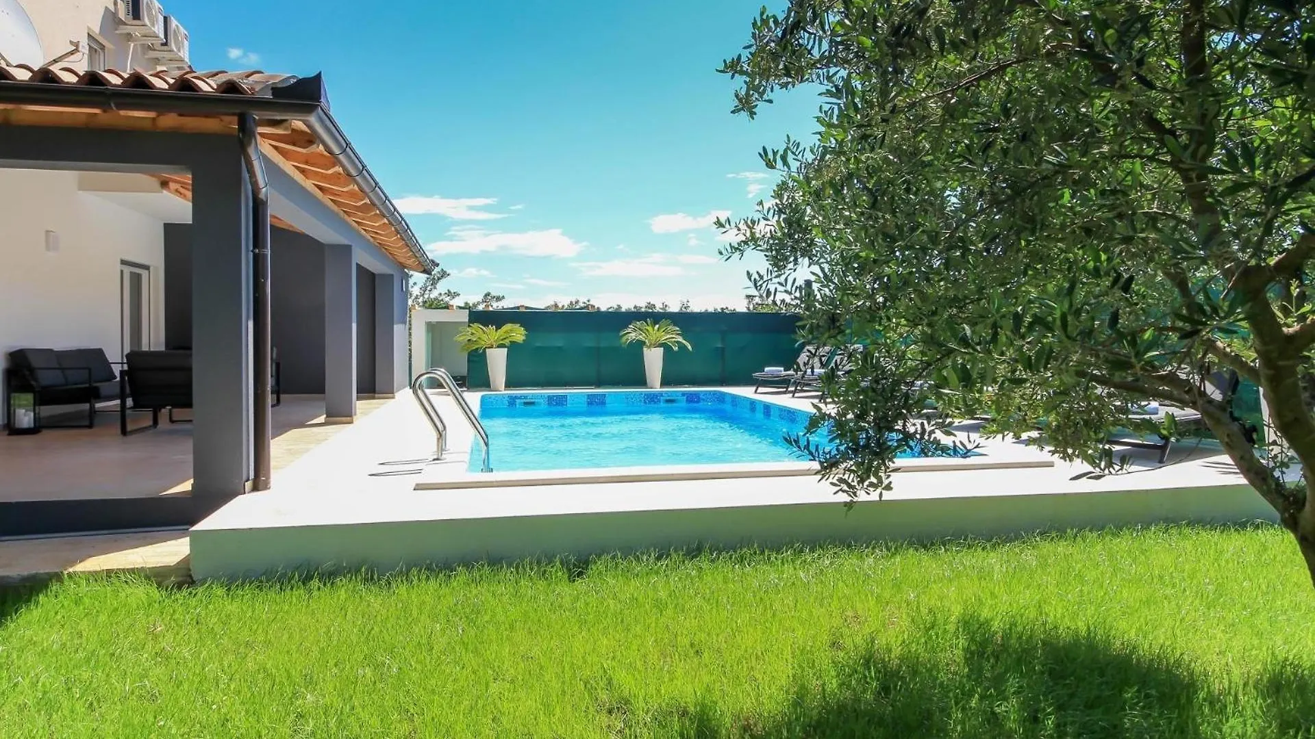 Ferienhaus Mit Privatpool Fuer 8 Personen Ca 160 Qm In Valtura, Istrien Suedkueste Von Istrien Sisan